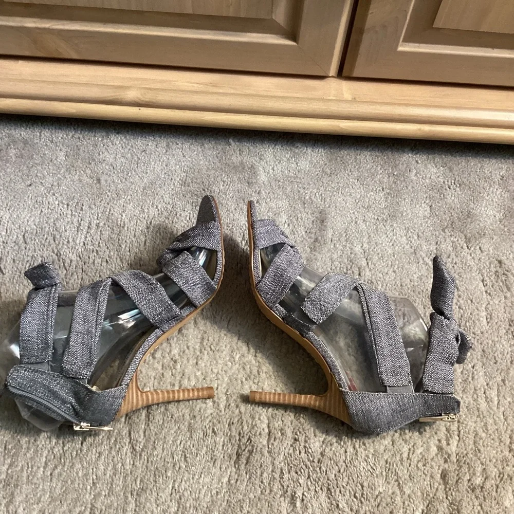 Grey Linen Heels - Picture 3 of 6